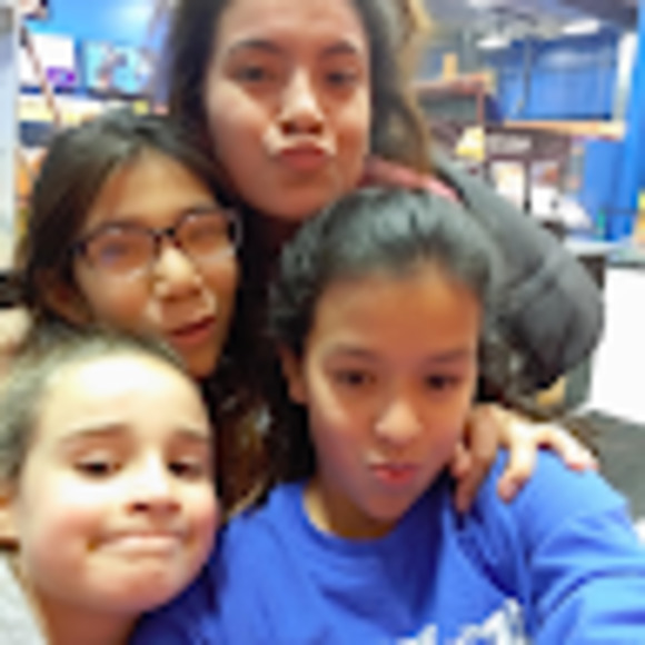 Meet your Posher, Alyssa - Picture 1 of 1